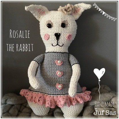 Rosalie the rabbit handmade by juf Sas met gratis patroon