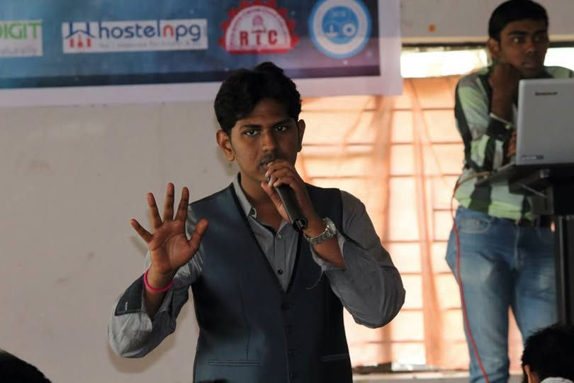 QM Bivash Rath hosting MS Tech Developer Challenge, an open tech Quiz in 2015