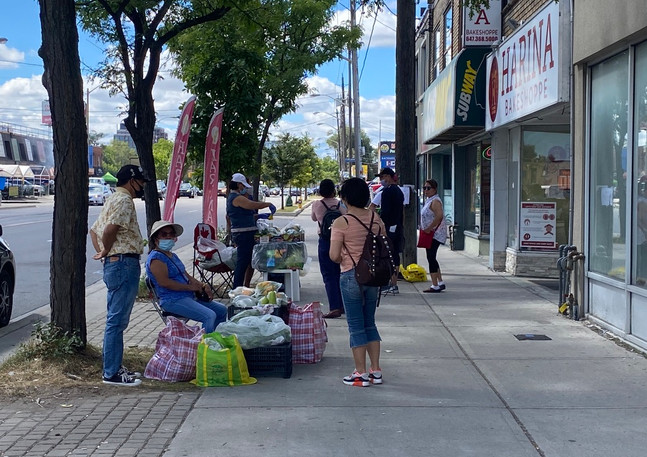 filipino bakery on wilson with shade tre