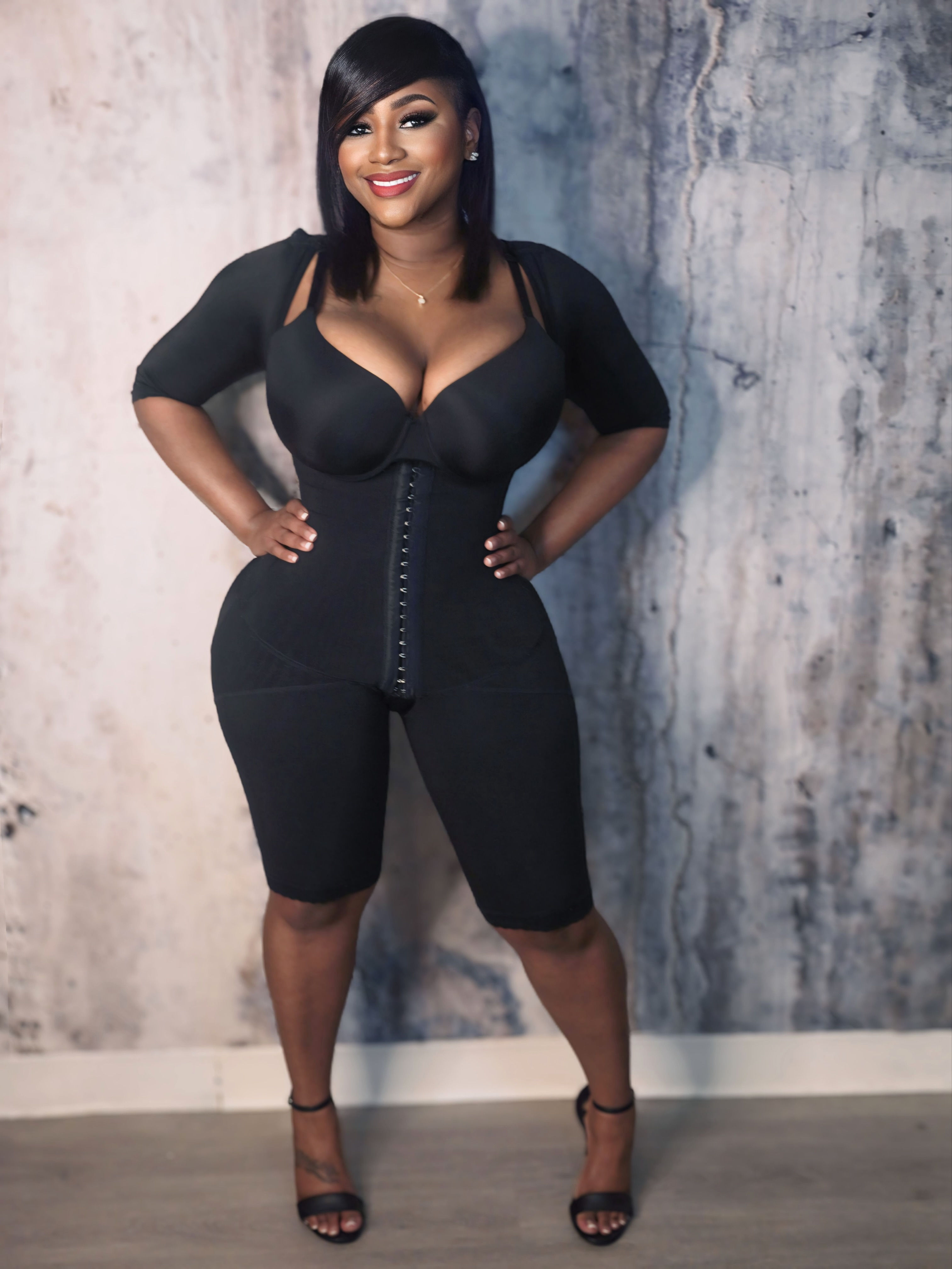 Mid Sleeve Open Crotch with Bra Faja