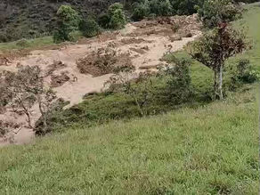 40 familias evacuadas en Santa Rosa, Cauca, tras deslizamiento que taponó quebrada