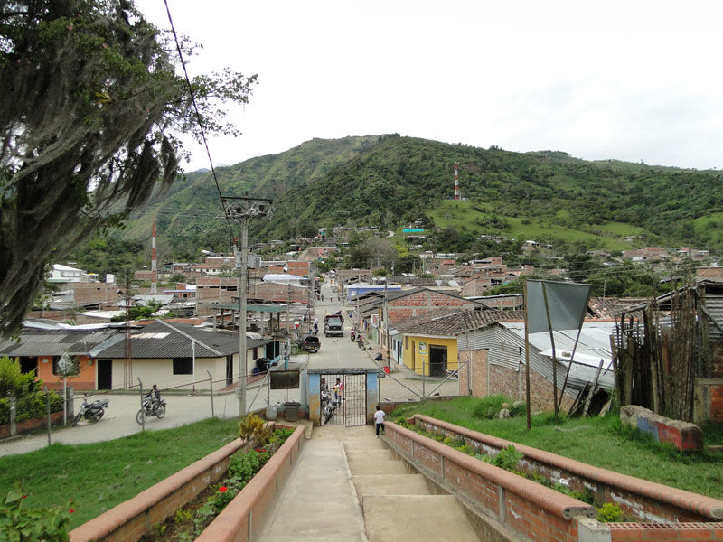 Siete encapuchados se llevan a tres detenidos en resguardo de Toribío