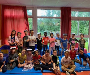 Au programme : théâtre, ptit train, pâtisserie, piscine, Sortie bateau, plage...