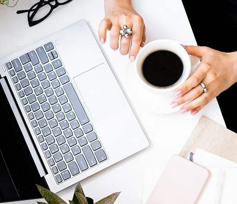 Ahhoz, hogy vállalkozásod sikeresen működjön és fenntartható legyen hosszú távon, elengedhetetlenül fontos a megfelelő könyvelésből és beszámolókból származó információk hasznosítása.  Gyakran előfordul, hogy a vállalkozó csak azt érzi, valami nem stimmel, de nem tudja pontosan mi. Itt jön képbe a megfelelő pénzügyi és működési adatok elemzése. Ezek a kulcsfontosságú információk segítenek feltárni a rejtett kockázatokat és lehetőségeket, valamint meghatározni a célok eléréséhez szükséges stratégiát.  Együttműködve segítünk feltárni és értelmezni ezeket az adatokat, hogy vállalkozásodat fizetőképessé és eredményessé tegyük. A megfelelő pénzügyi irányítással és döntéshozatallal biztosítjuk, hogy vállalkozásod sikeresen működjön és fejlődjön. Lépj velünk kapcsolatba még ma, és induljunk el együtt a siker útján!