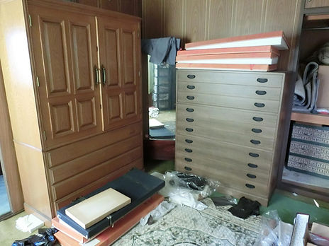 遺品整理をしている部屋