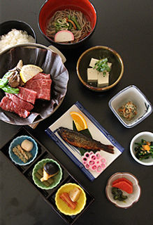 飛騨牛朴葉ステーキ定食