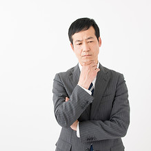 考える男性