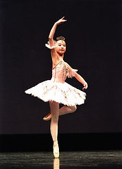 井上 莉里花.jpg