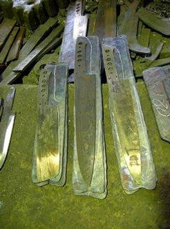 包丁の半製品
