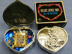 大倉トーイ人形　ビーズ刺繍立体オブジェ　ハンドメイド 大倉トーイ人形 ビーズ刺繍の立体オブジェ ハンドメイド 大倉トーイ