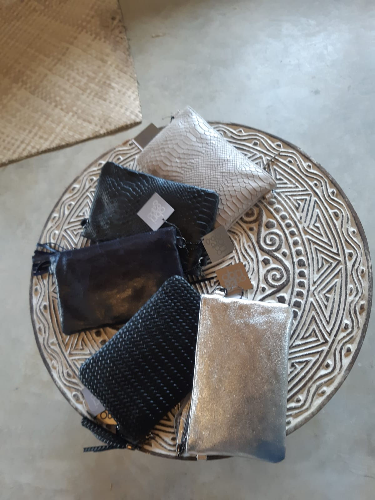 Pochette in pelle varie colorazioni 