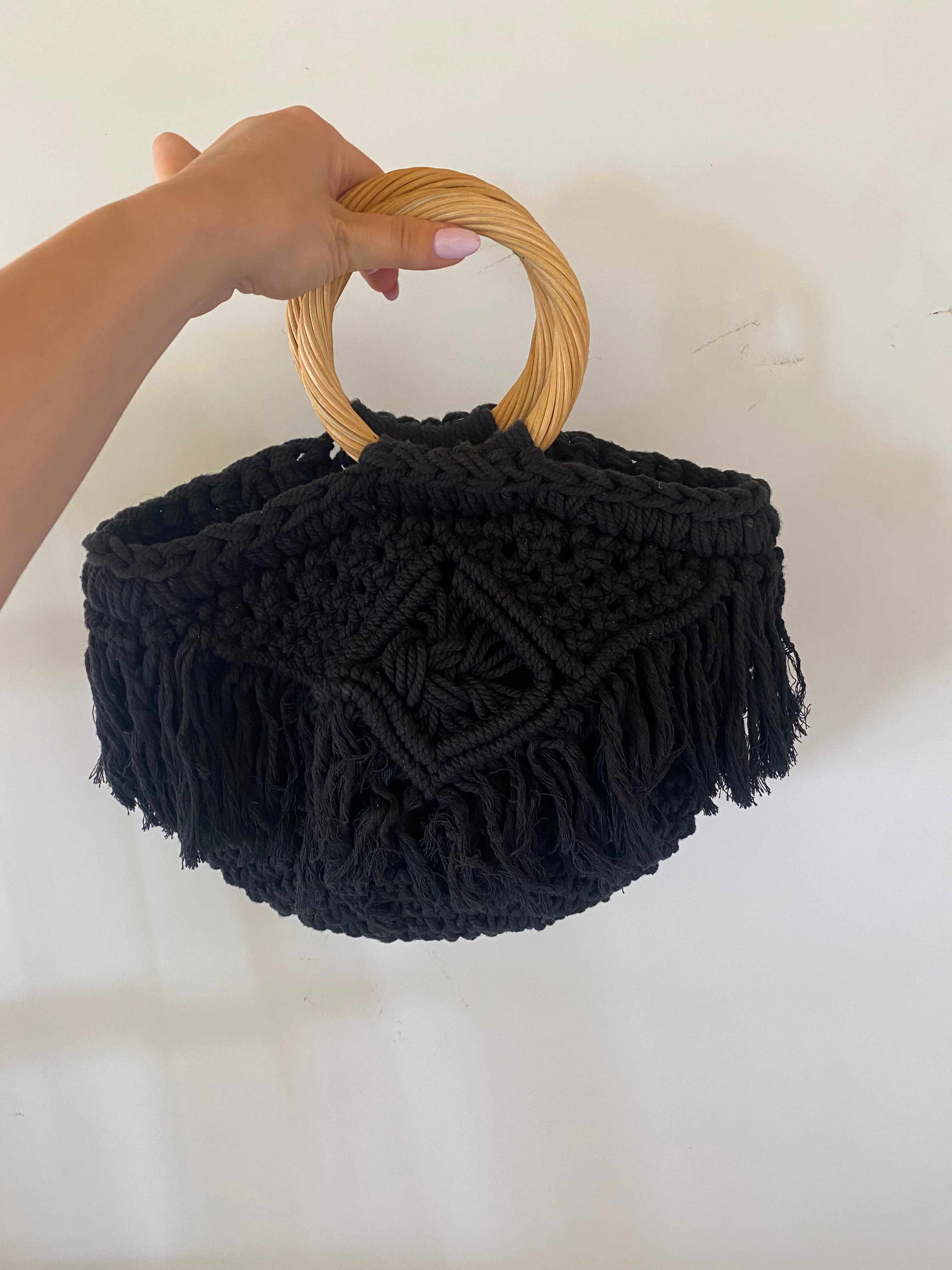 Borsa nera in lana con manico in bambù