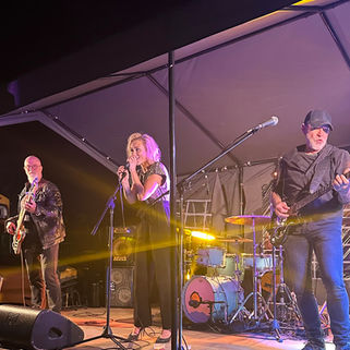 Amber and The Gems @ Woedstok 