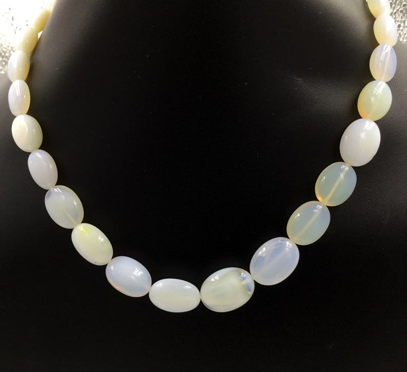 サムネイル： Natural Yellow Opal Smooth Ovals Gemstone Necklace