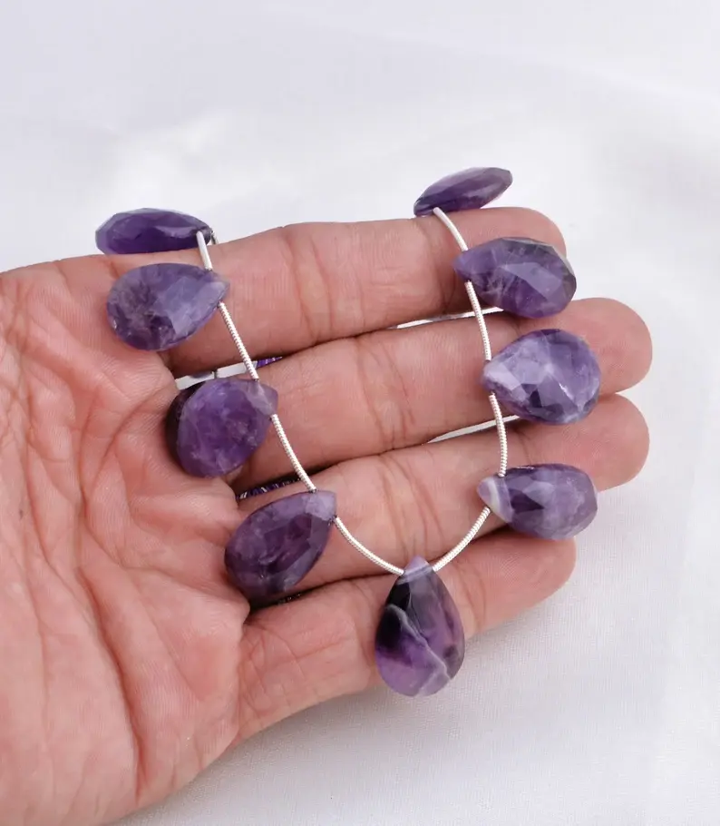Miniatura: Dog Teeth Amethyst Natural Faceted Almond 178.00 Carats Amethyst Almond Beads