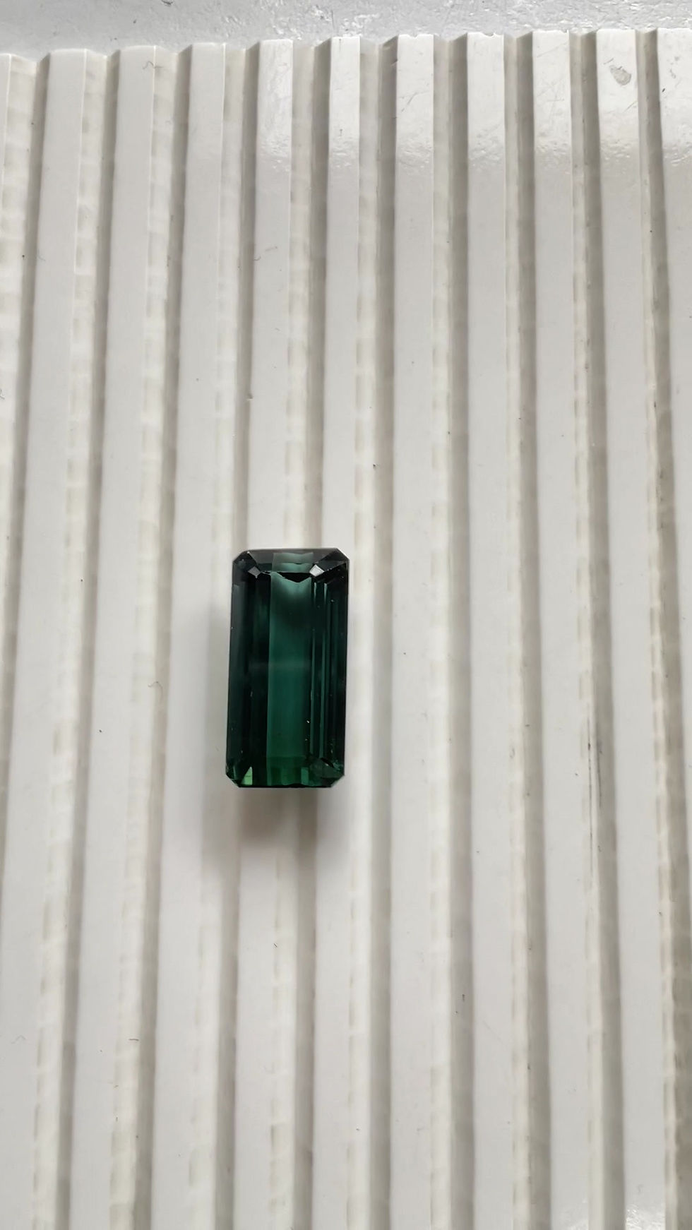 الصورة المصغرة: 18.72 Carats greenish blue Tourmaline Octagon Faceted cut stone Natural Gemstone