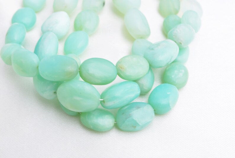 섬네일: Natural Blue Opal Plain Tumbles Beads Gemstone