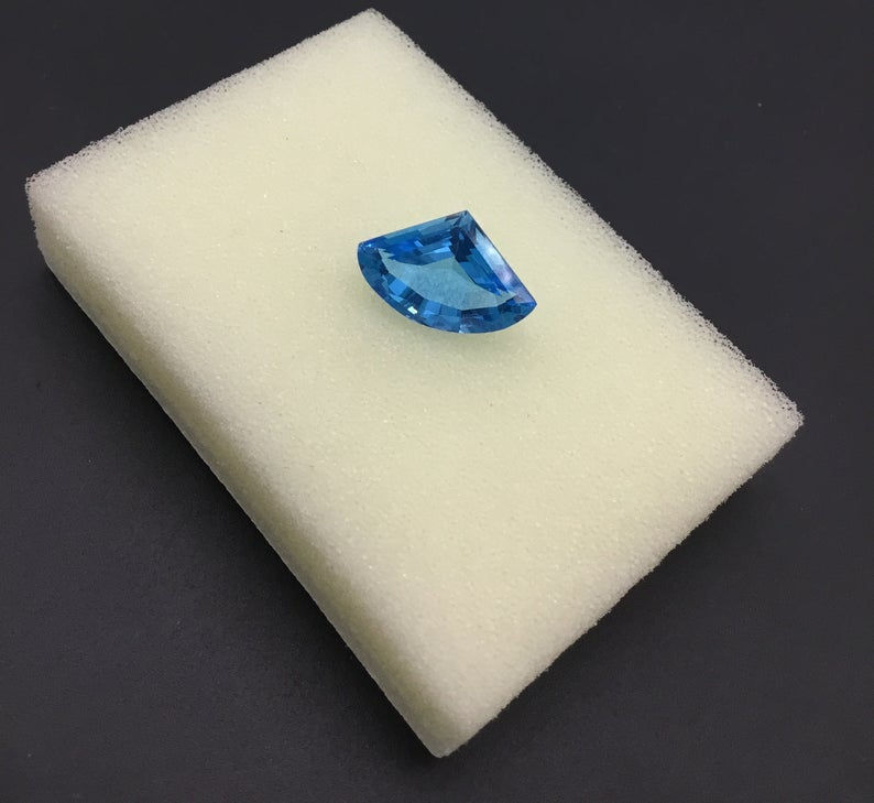 Miniatura: Sky Blue Topaz Faceted Cut Fancy Shape 100 % Natural 1Piece Top Quality 13.95 CT