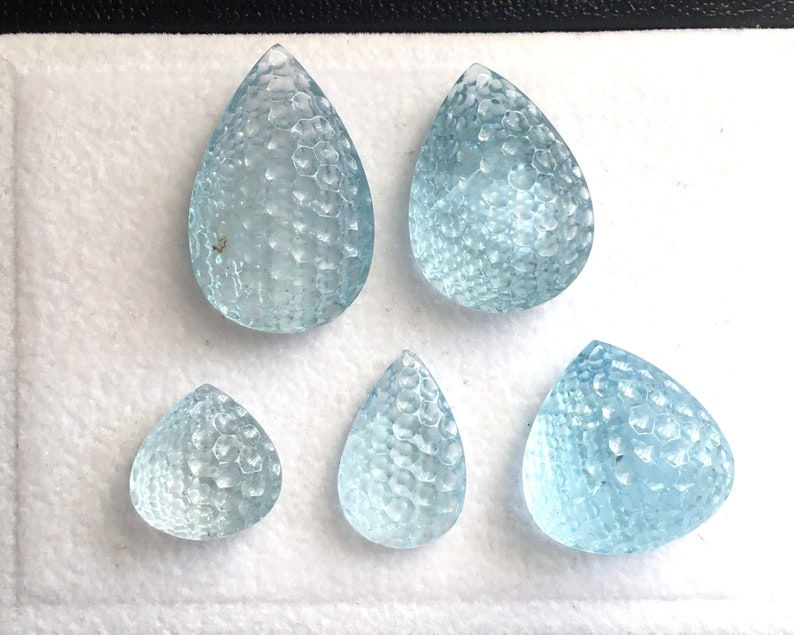縮圖：Blue Topaz Carved Pear 5 Pieces Natural Gemstone
