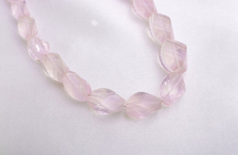 Miniatura: Natural Rose Quartz Fancy Twisted Beads Gemstone