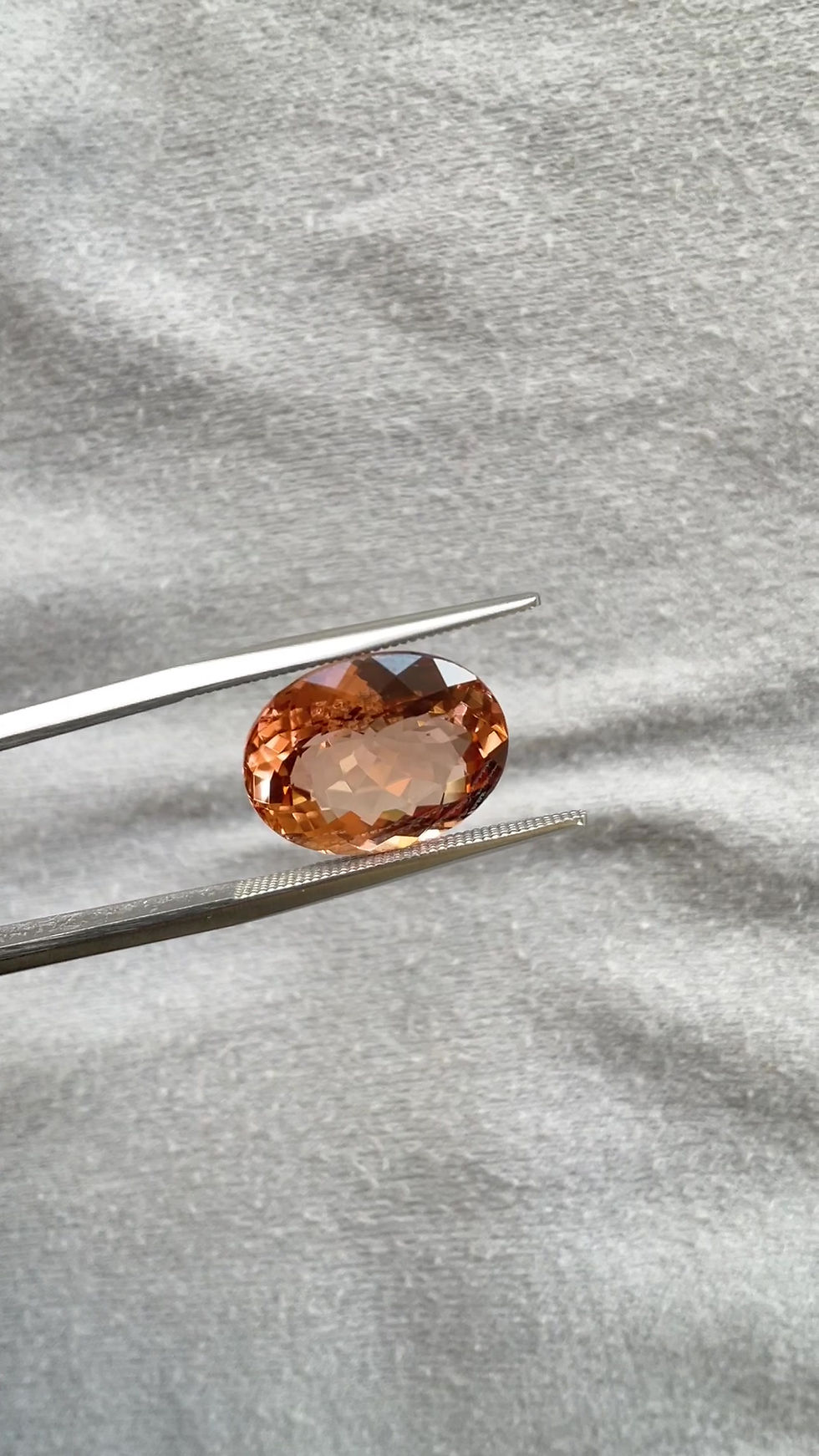 섬네일: 8.24 Carats Peach Tourmaline Oval Faceted Cut stone For Jewelry Natural Gemstone