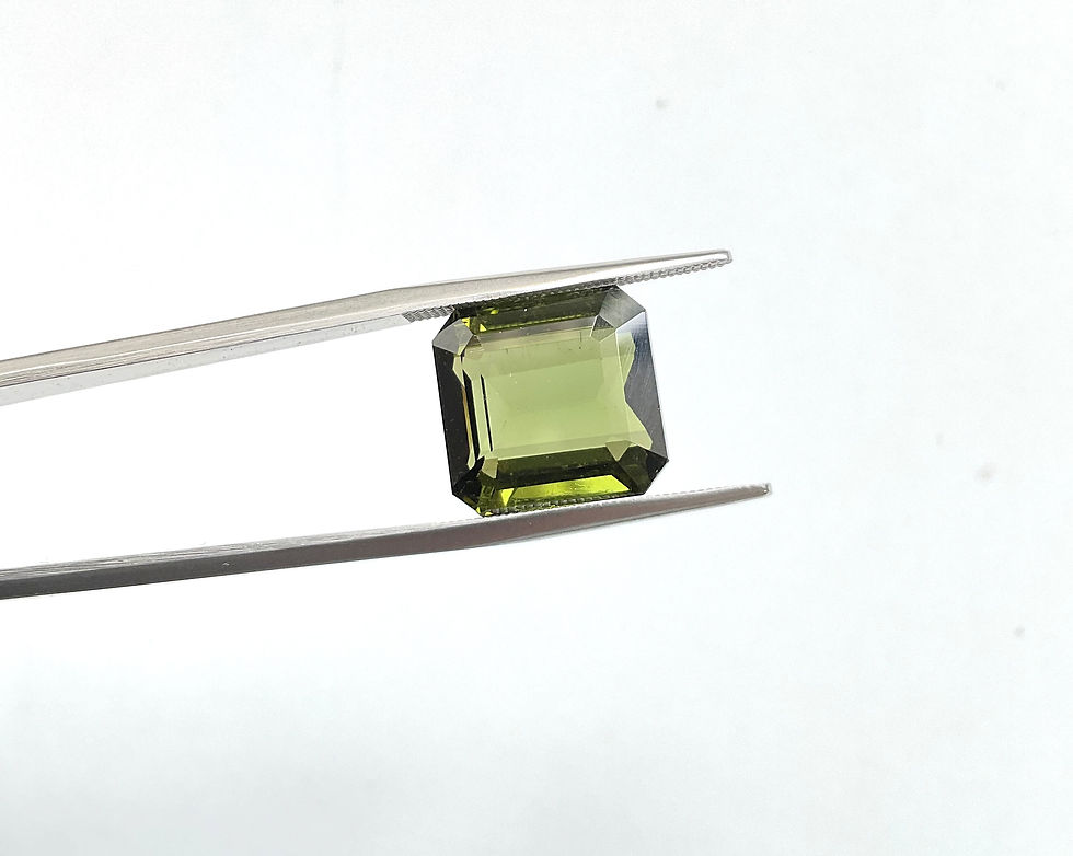 섬네일: 12.64 carats olive green Tourmaline octagon Faceted cut stone Natural gemstone