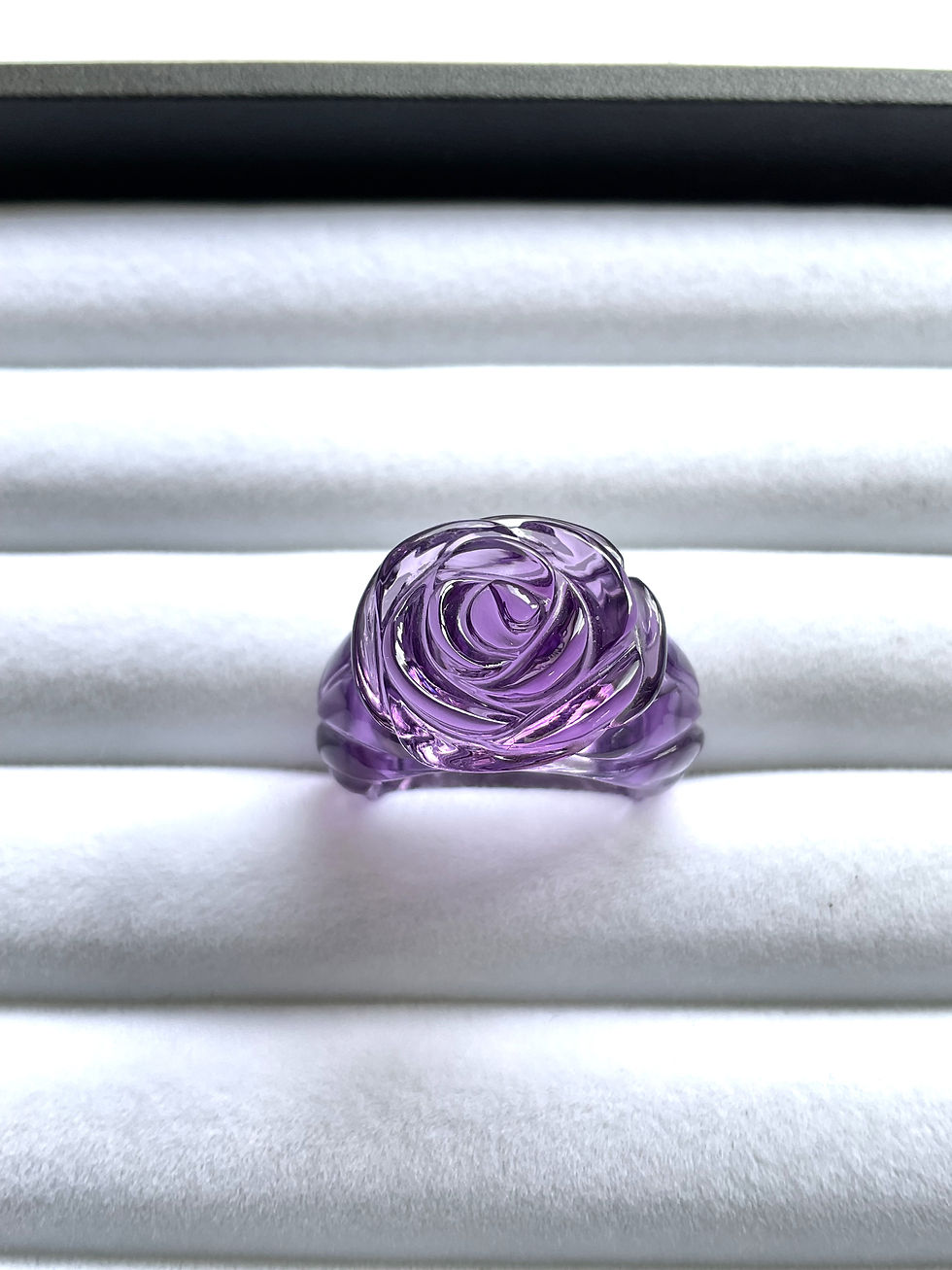 Miniature : 50.40 carats Amethyst Flower Carved Top Quality Ring Natural Gemstone