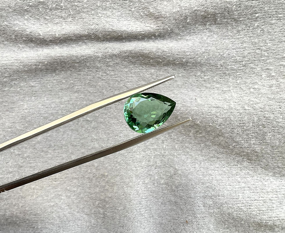 サムネイル： 4.37 Carats Green Tourmaline Pear Faceted Cut stone For Ring Natural Gemstone