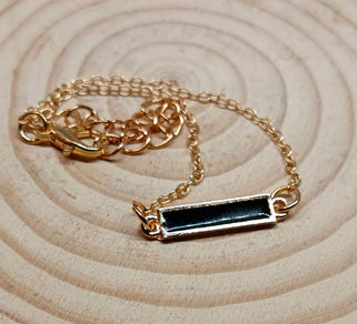 pulsera doraro metal rectangulo negro esclava bisuteria creativa bisuteriacreativa hechoamano hechoconamor hechoconcariño handmade regalospersonalizados detalles regalosoriginales regalosunicos 