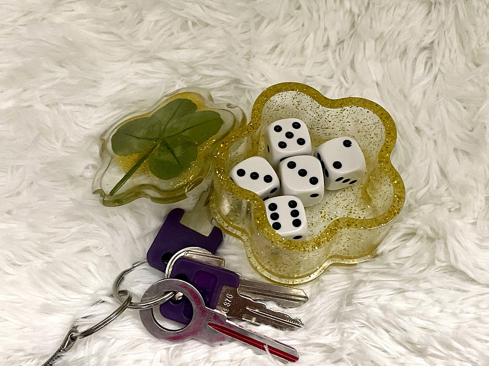 Thumbnail: Enchanted Four Leaf Clover Trinket Box