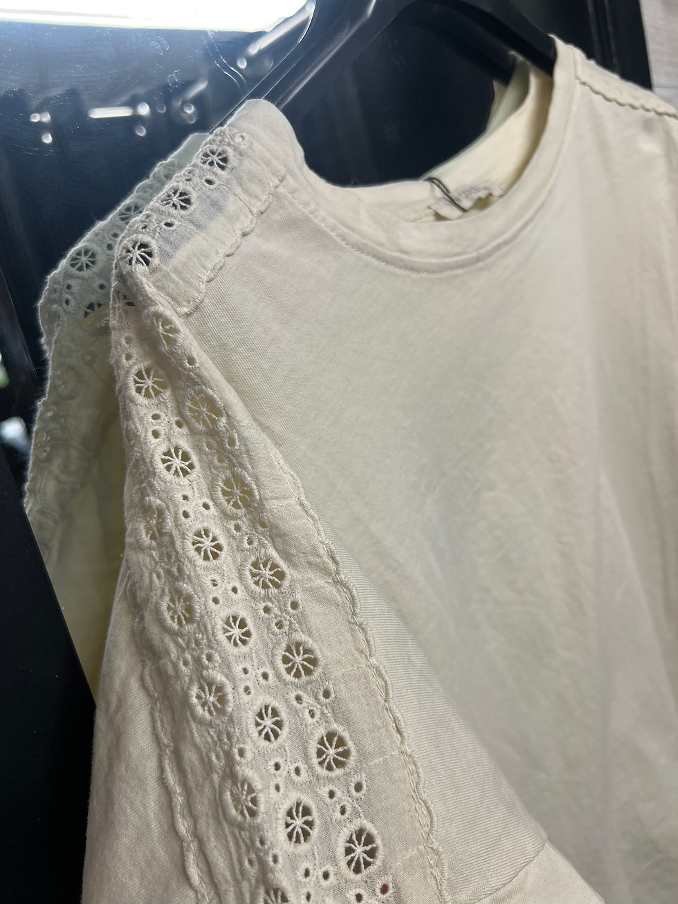 Miniature : Tee-shirt Annie avec broderie