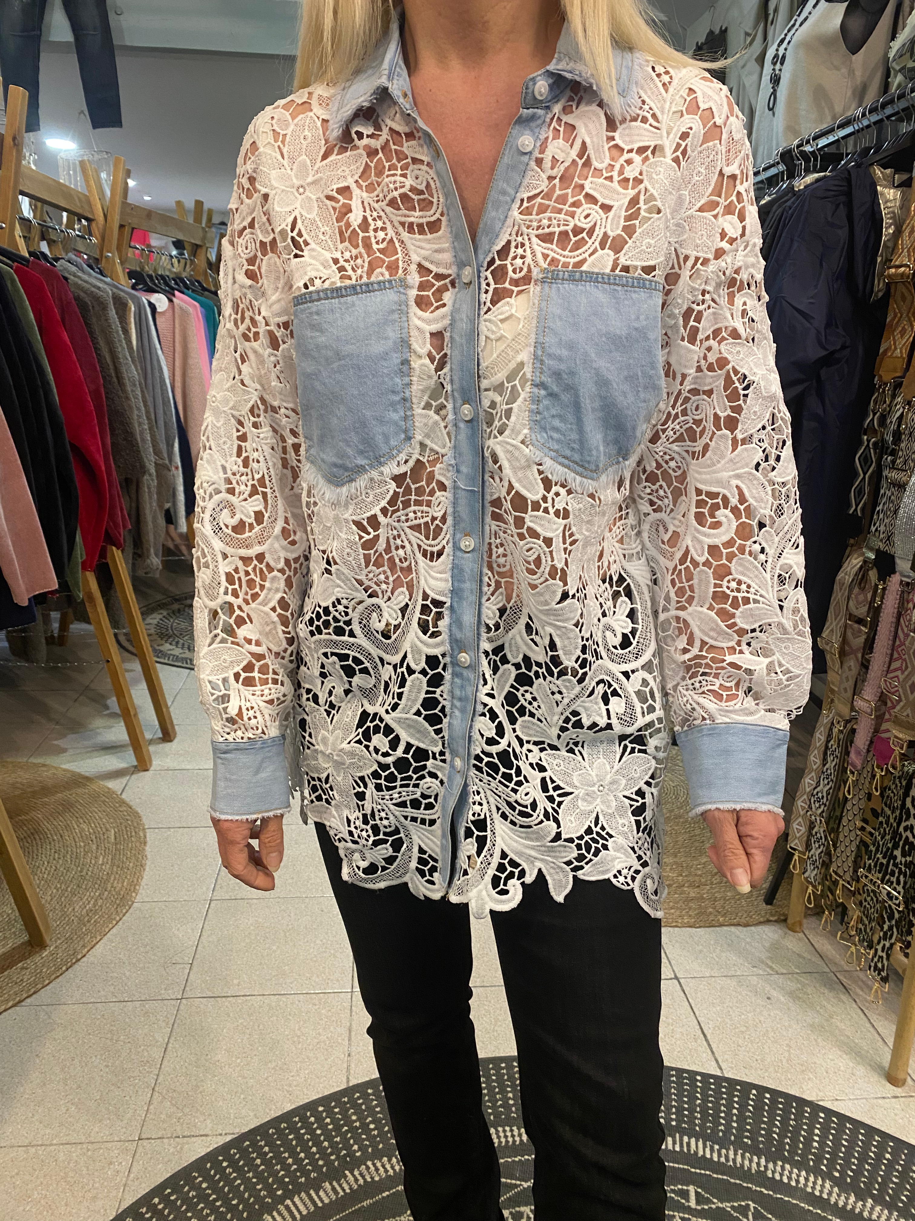Chemise avec dentelle et empiècements jean