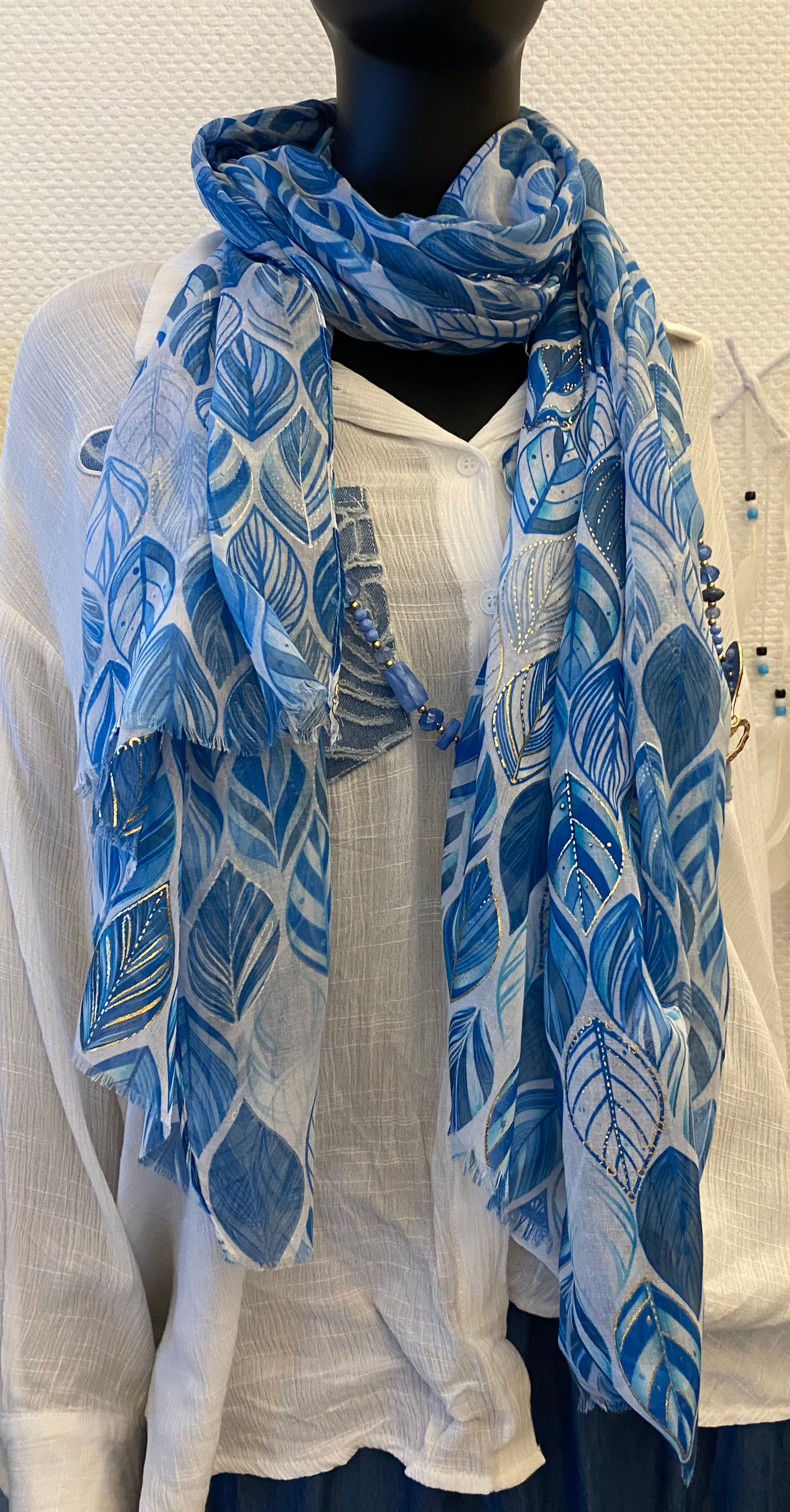 Foulard avec feuilles 