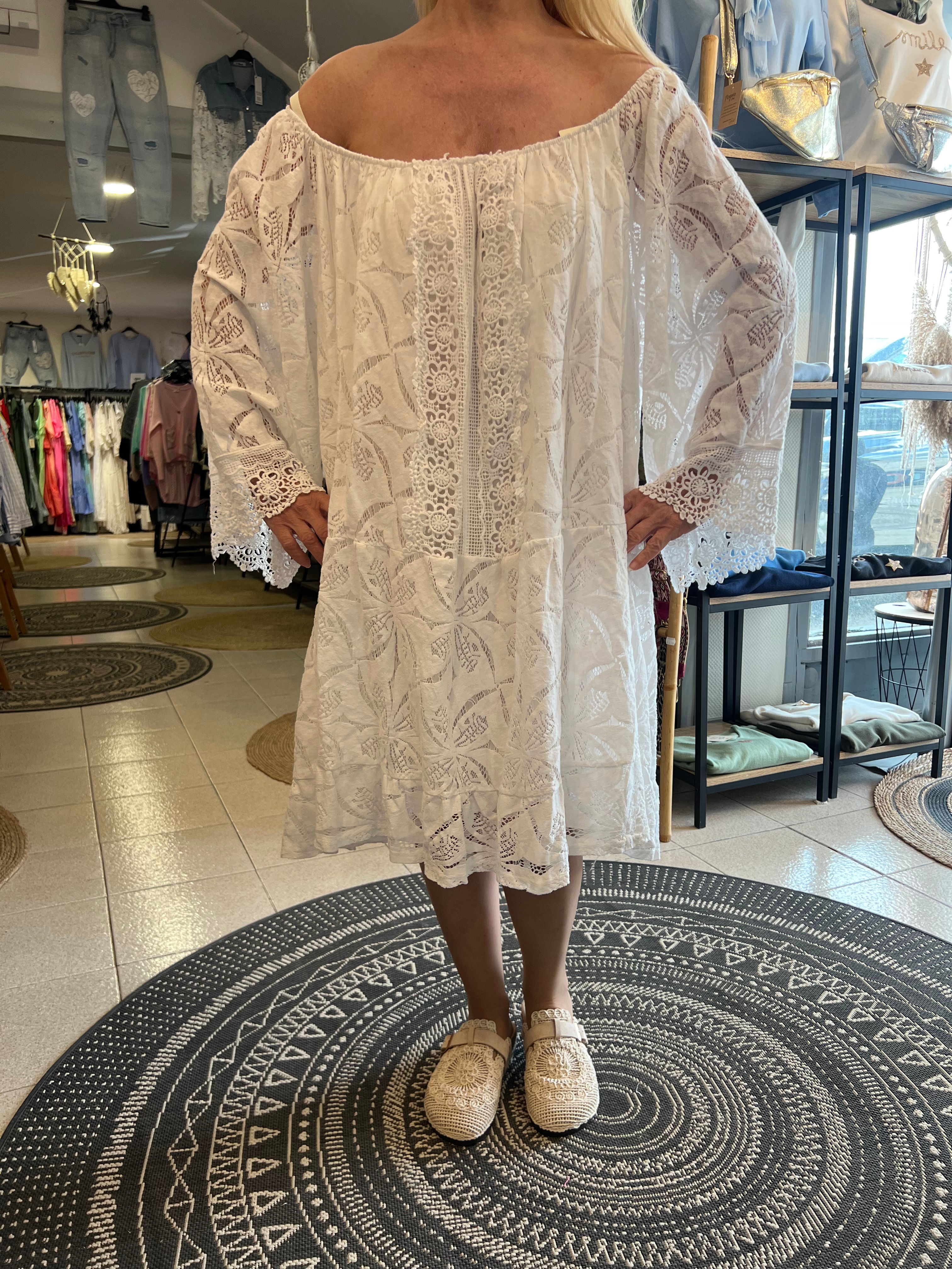 Robe avec dentelle