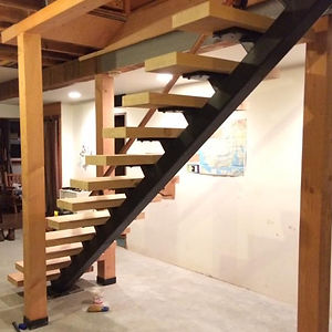 Mono-beam stair stringer