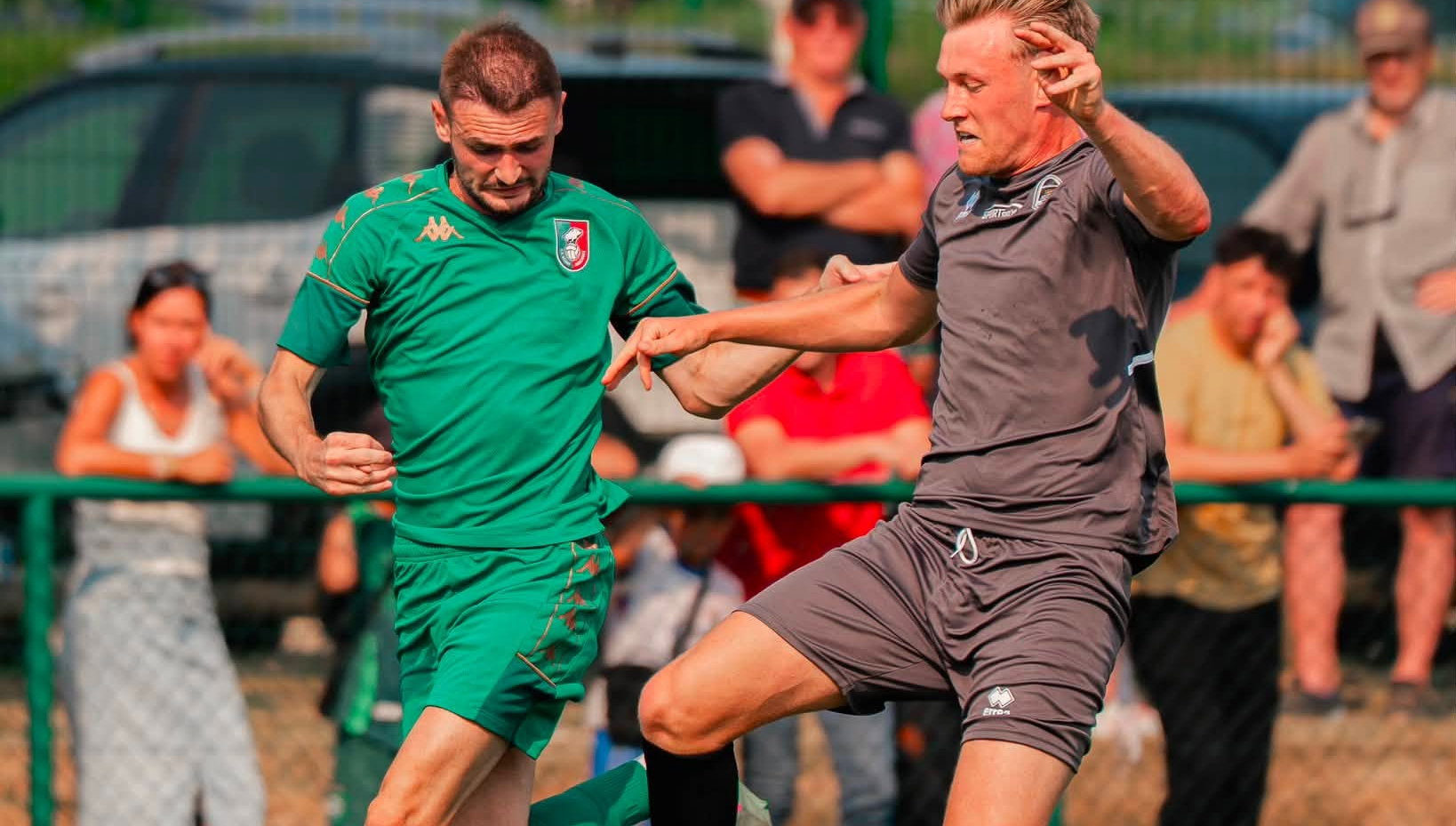 Colin Villa a lutté pour essayer d'inscrire un but pour le CSSA, en vain.