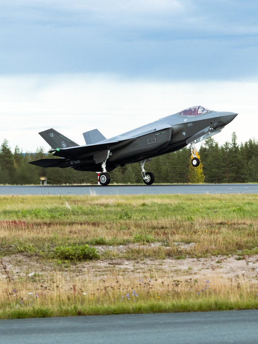 Les premiers F-35 arrivent en Finlande!