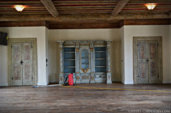 ANTIQUE DOORS