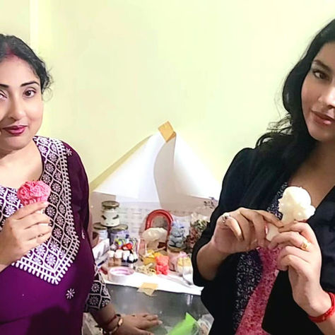 Lighting Dreams: How 18-Year-Old Sanskriti Mukherjee Turned a Passion into ShopNovaa