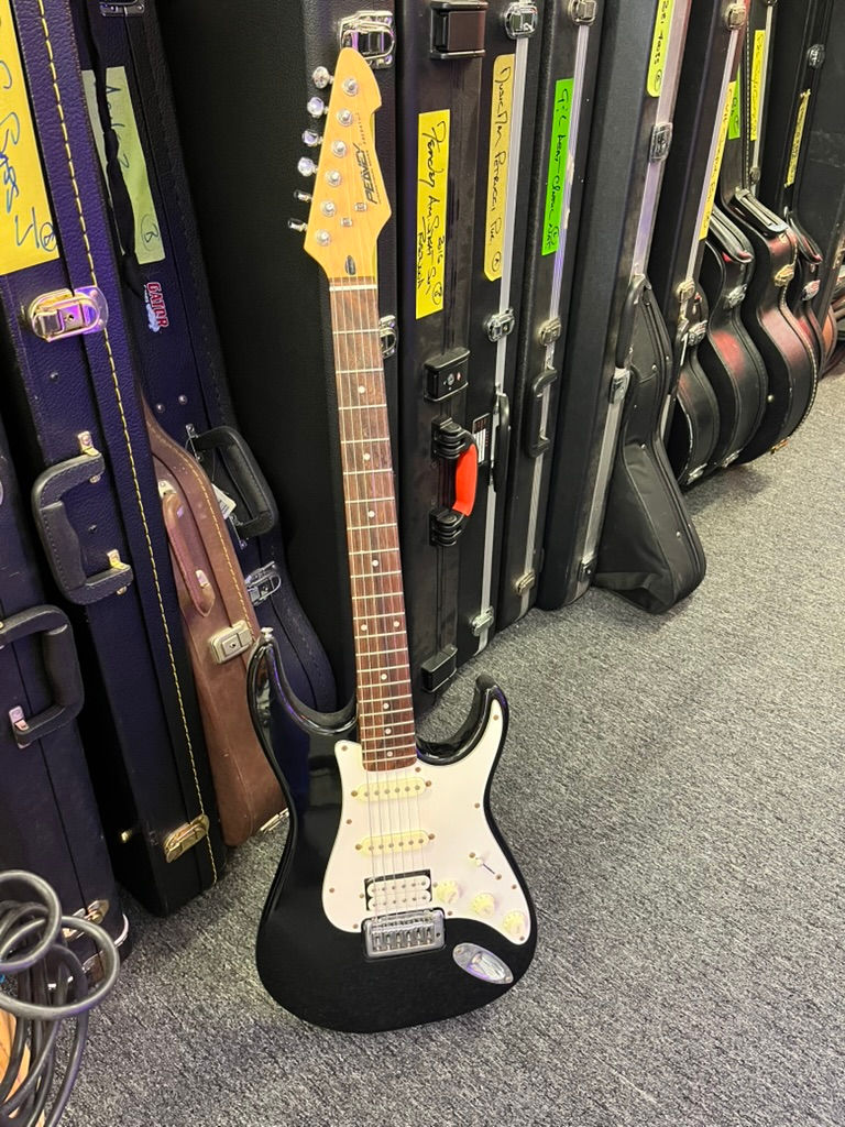Thumbnail: Peavey Predator Electric Guitar A DEAL! SOLD