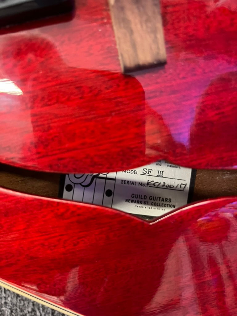 Thumbnail: Guild Starfire III Newark Street Model with Hardcase