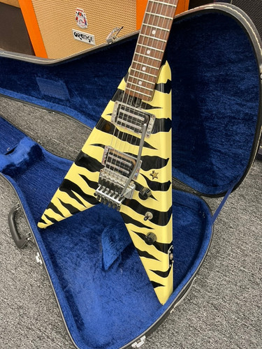 Aria Pro II Zebra Flying V XX Deluxe Vintage with hardcase SOLD