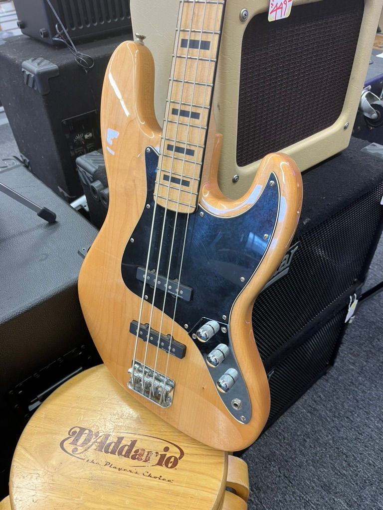 Fender Squier Jazz Bass with Gig Bag