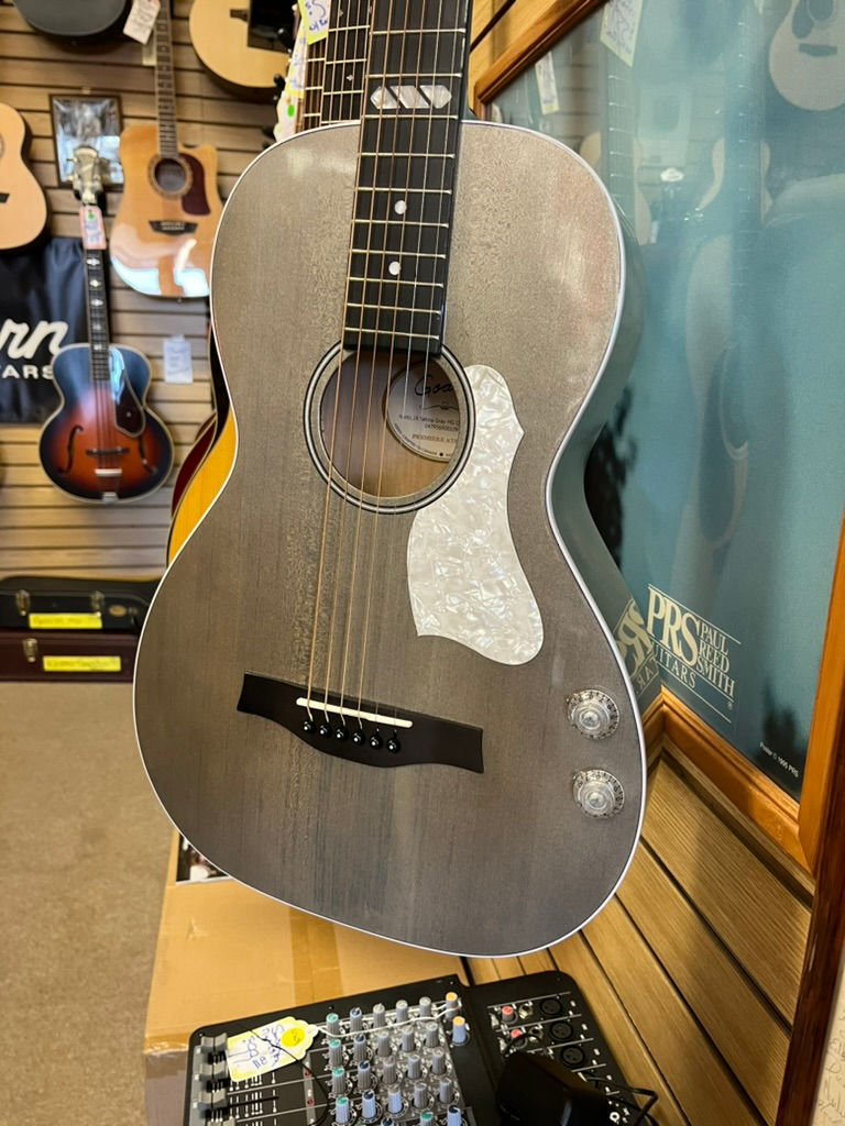 Godin Rialto JR. Acoustic Electric Guitar WITH gig bag