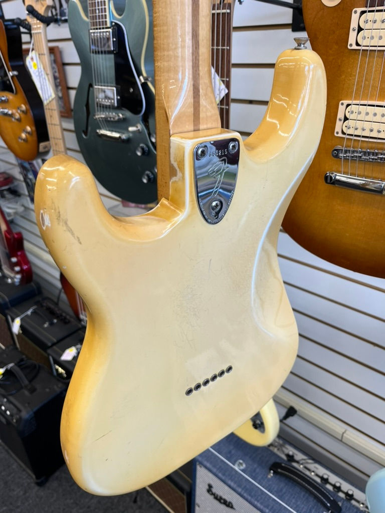 Thumbnail: Fender 1975 Vintage Stratocaster with Hardcase SOLD