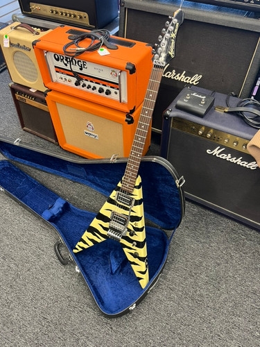 Aria Pro II Zebra Flying V XX Deluxe Vintage with hardcase SOLD
