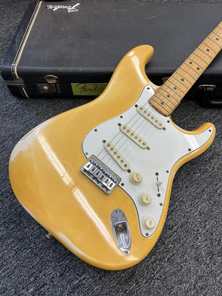 Thumbnail: Fender 1975 Vintage Stratocaster with Hardcase SOLD
