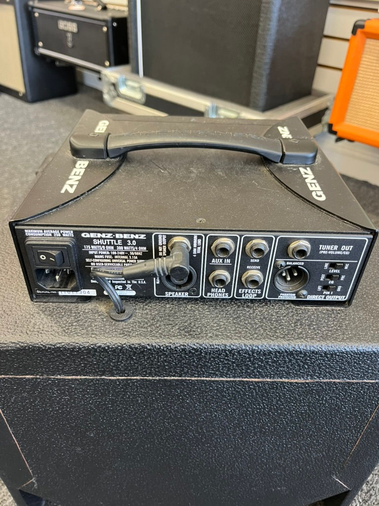 Thumbnail: Genz Benz Shuttle 3.0 Bass head with its 1X10 Bass Cabinet SOLD
