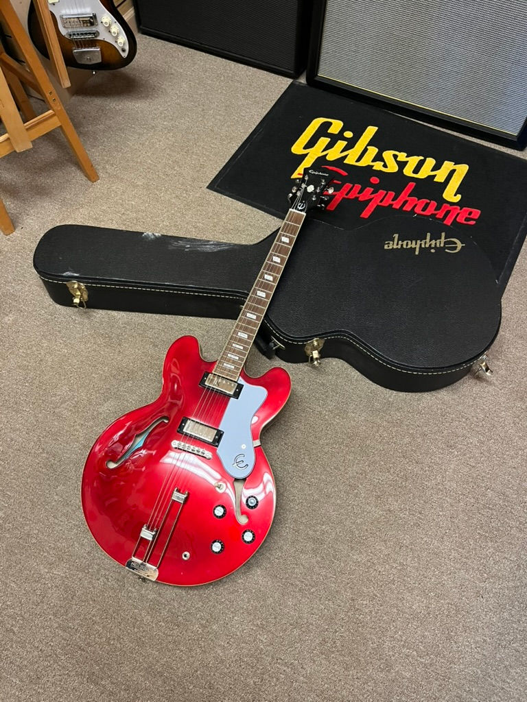 Epiphone Riviera Semi Hollowbody Guitar WITH HARDCASE!