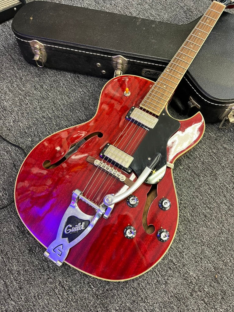 Guild Starfire III Newark Street Model with Hardcase